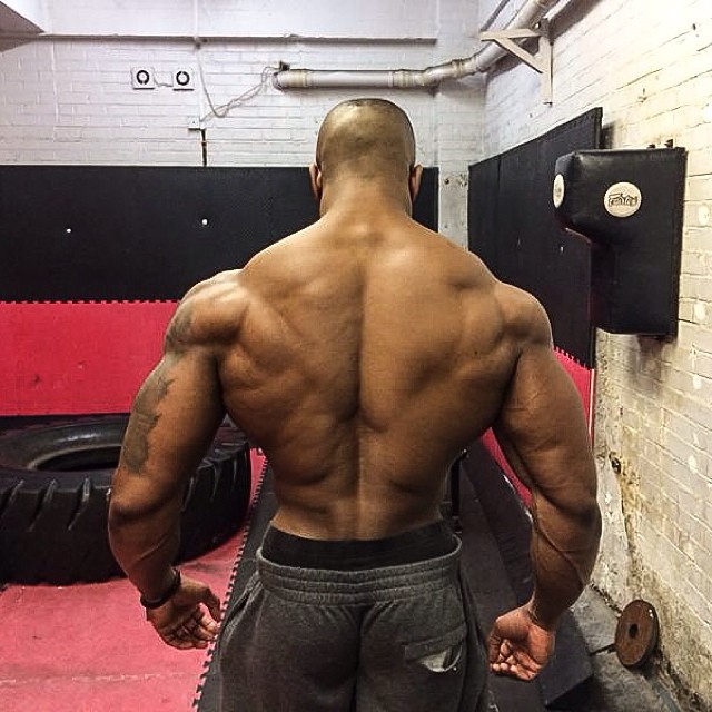 BLACK ESCORT BODYBUILDER 1