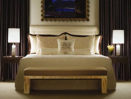 ESCORT BED